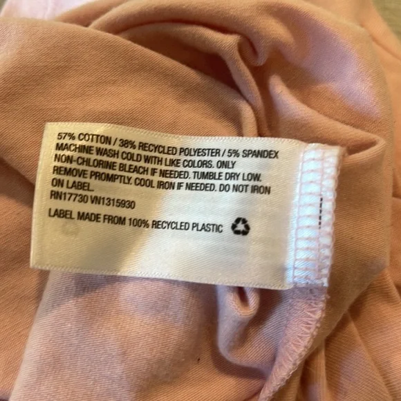 Two crop tank tops and one crop T-shirt - Picture 8 of 8